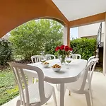 Avec Terrasse, Piscine Et Parking Appartement