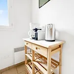 Avec Terrasse, Piscine Et Parking Appartement