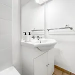 Appartement Avec Terrasse, Piscine Et Parking Prayssac