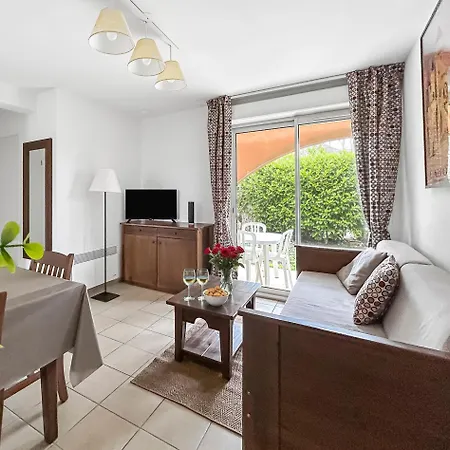 Avec Terrasse, Piscine Et Parking Apartamento Prayssac