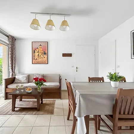 Avec Terrasse, Piscine Et Parking Prayssac