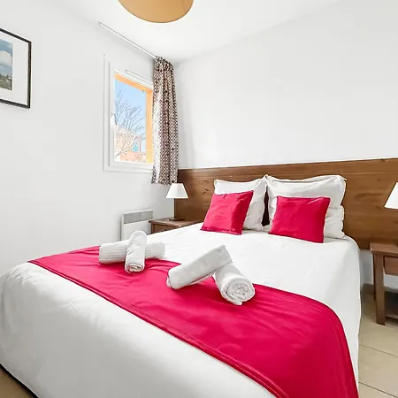 Appartement Avec Terrasse, Piscine Et Parking *