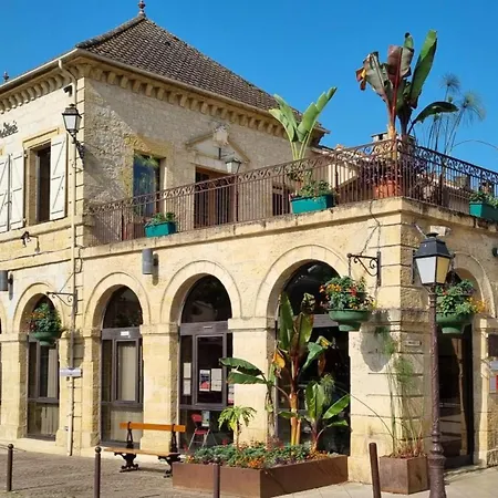 Avec Terrasse, Piscine Et Parking Apartamento